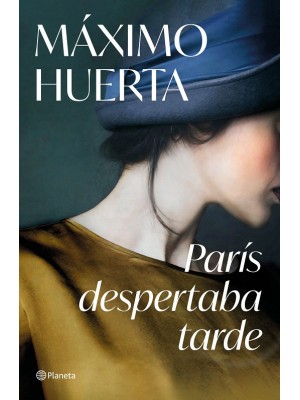 PARÍS DESPERTABA TARDE